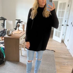 Black Free People *dupe* sweater from Amazon. Size M.